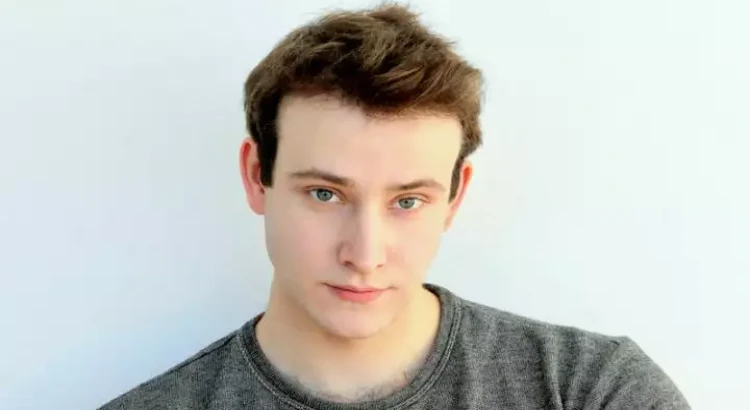 I will be your bilingual French and British English professional male voice actor