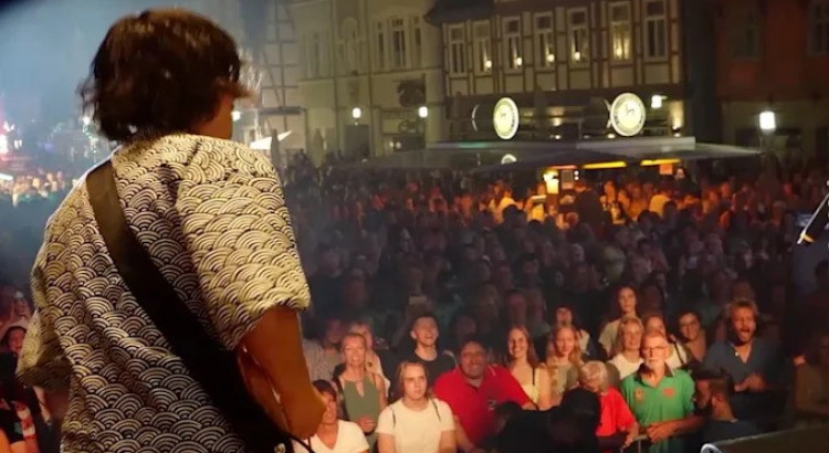 I will write japanese lyrics to your music