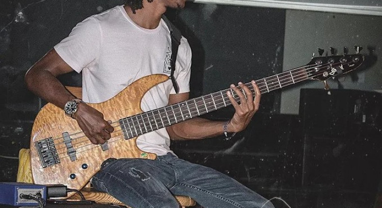 I will create a reggae bass line for your song
