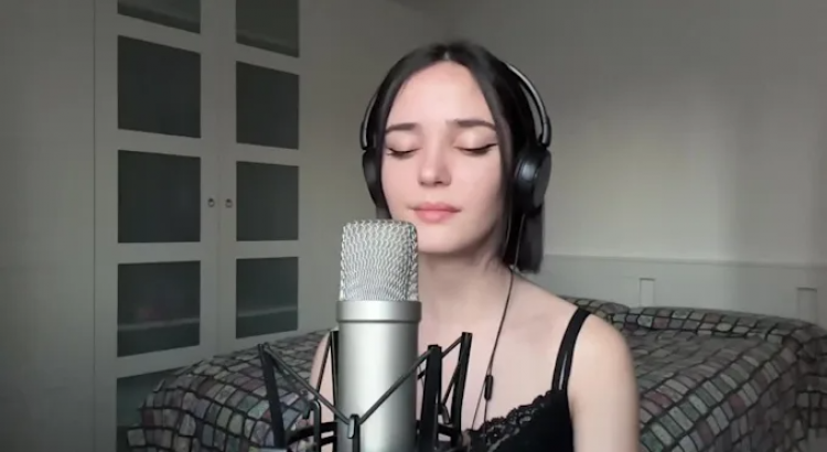 I will be your professional female singer, soft and clear voice