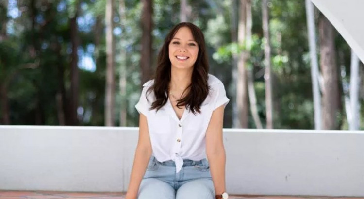 I will Professional Royalty Free Topline Writing + Demo