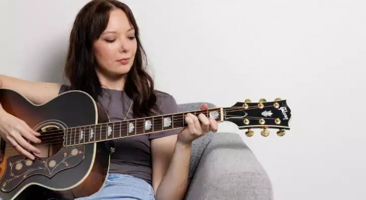 I will Professional Session Vocals + Doubles & Comping