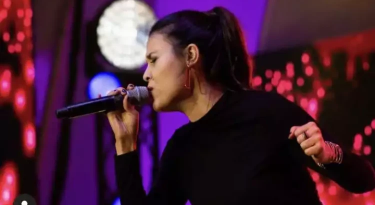 I will Top lining, Lead, background vocals, harmonies. English and Spanish